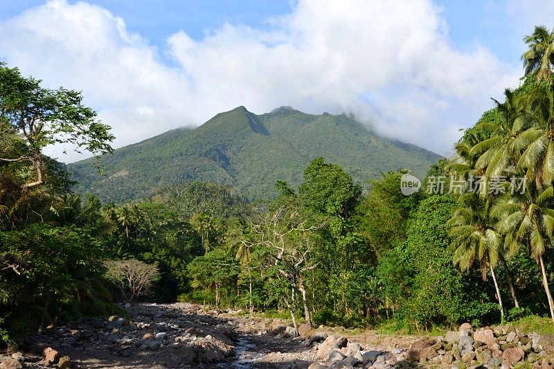 Hibok - Hibok 火山，甘米银岛 - 菲律宾